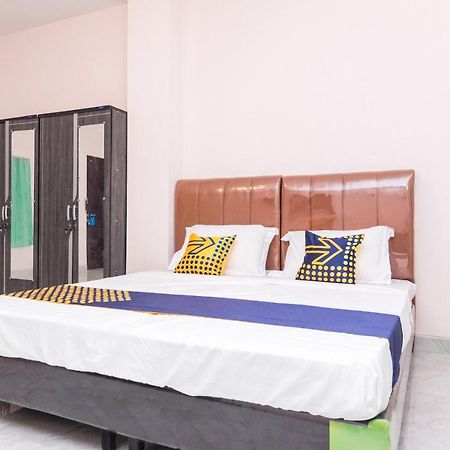 Oyo 1917 Mamora Homestay Batam Bagian luar foto