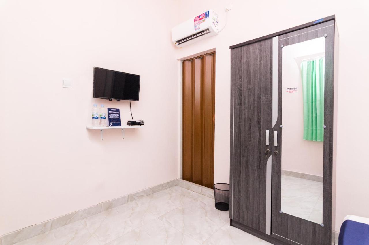 Oyo 1917 Mamora Homestay Batam Bagian luar foto
