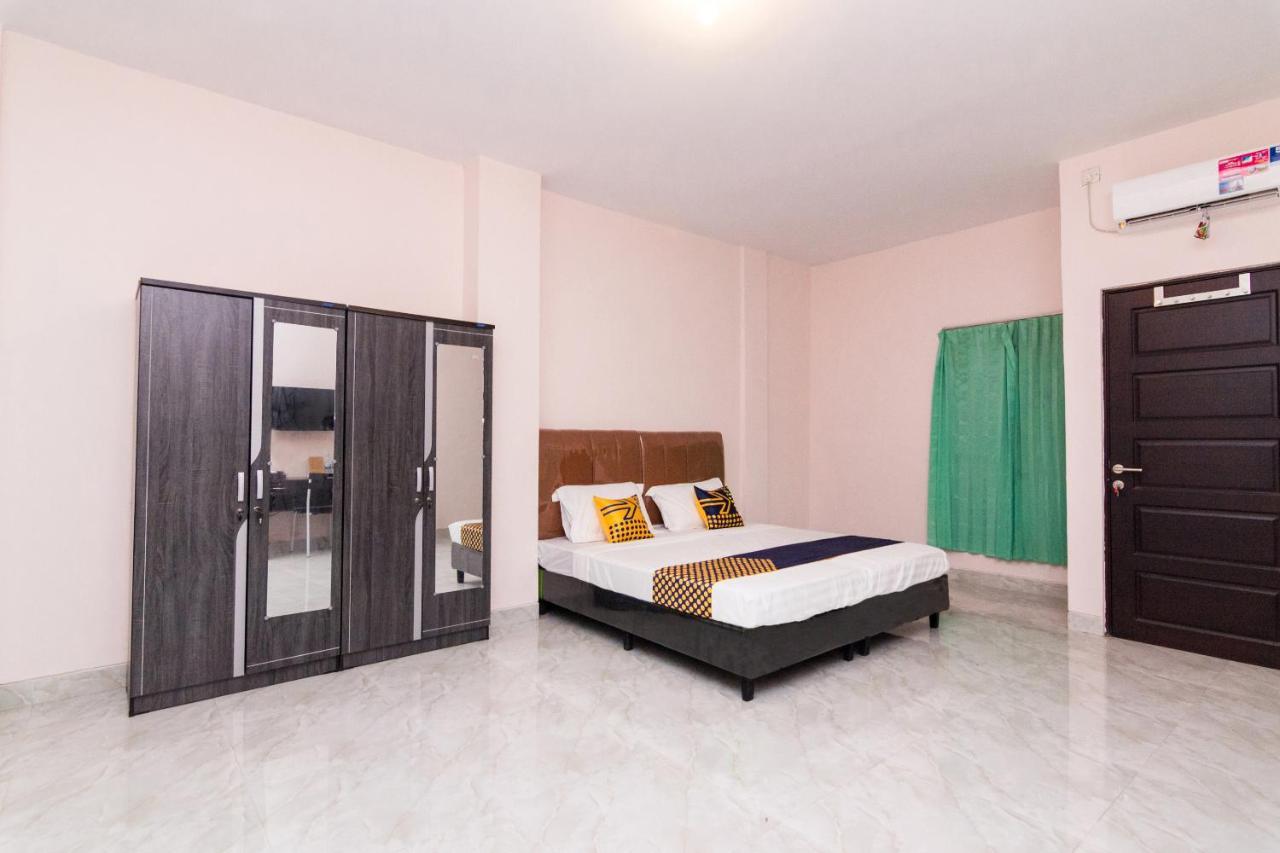 Oyo 1917 Mamora Homestay Batam Bagian luar foto